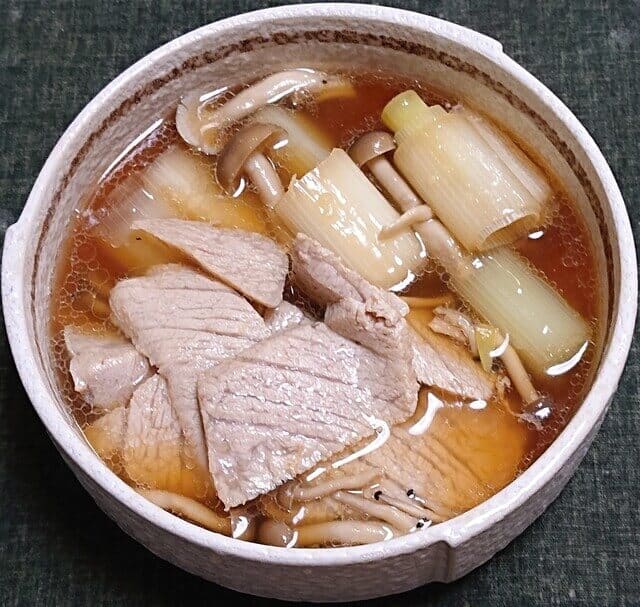 Tuna and Green Onion Hot Pot (Negima Nabe) - RecipeTin Japan