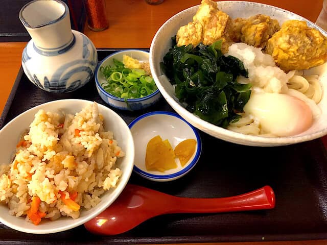 Kayakumeshi (かやく飯)