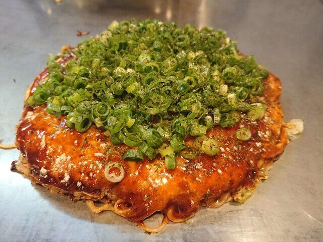 Hiroshima Style Okonomiyaki (広島風お好み焼き)