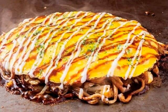 Hiroshima Style Okonomiyaki (広島風お好み焼き)