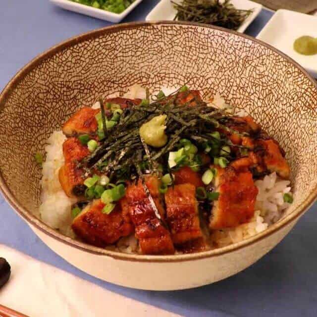 히쓰마부시 (ひつまぶし)