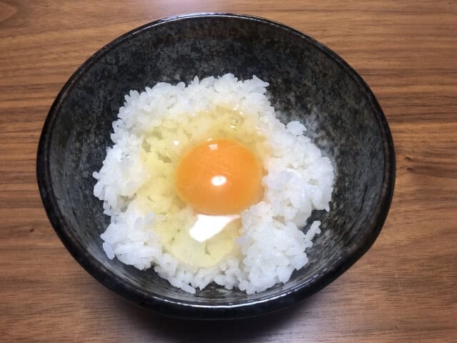 계란밥 (卵かけご飯)