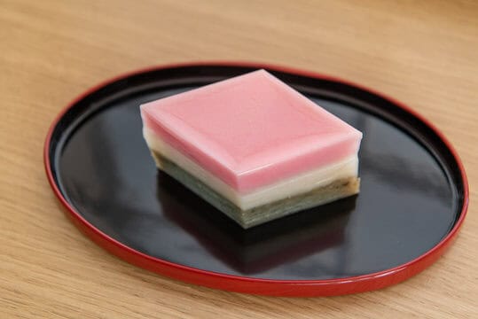 Hishi mochi (菱餅)