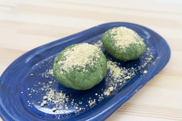 Kusa mochi (草餅)