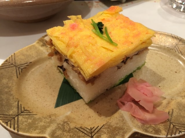 Iwakuni sushi (岩国寿司)