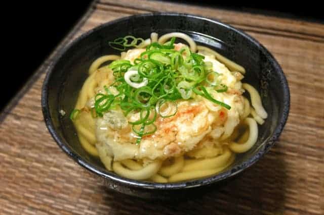 Tanuki udon (たぬきうどん）