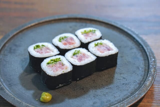 Makizushi (巻き寿司)