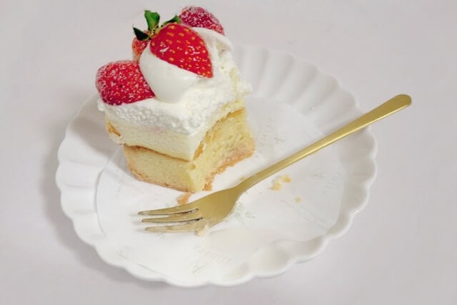 Japanese Short Cake (ショートケーキ)