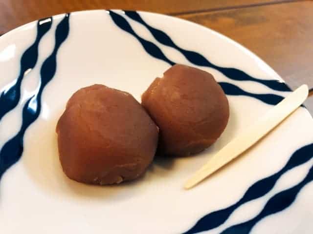 Anko mochi (あんこ餅)