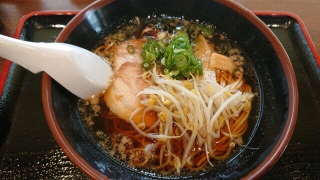 Shoyu ramen (醤油ラーメン)