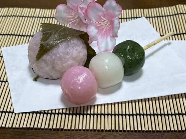 sakura mochi and 3 shoku dango