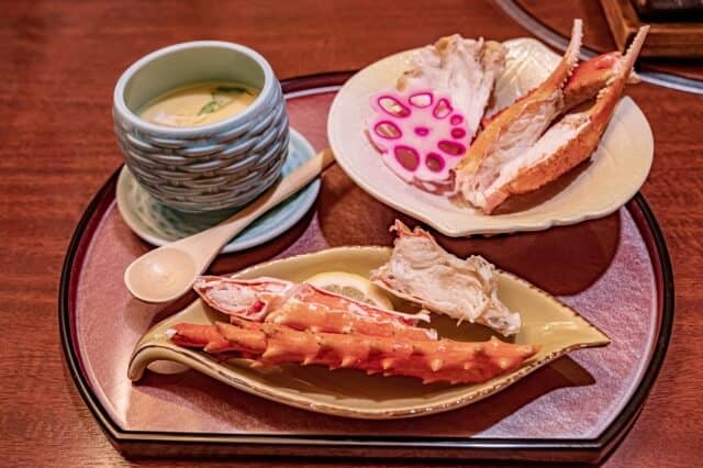 crab legs with side dish