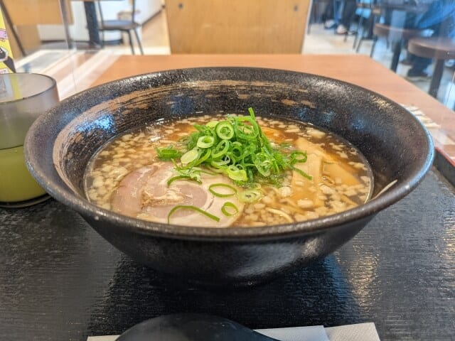 onomichi ramen in black bowl