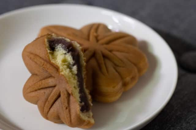 Momiji manju with different filling