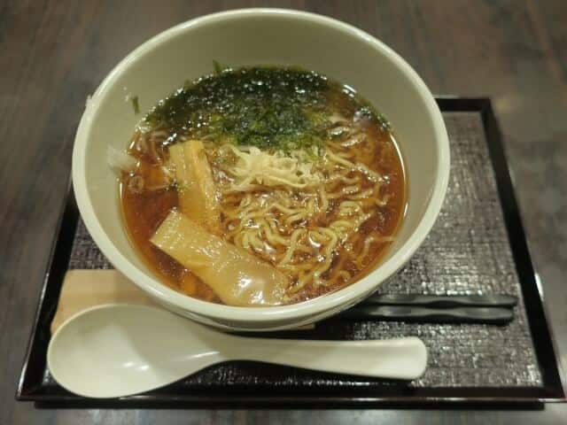 kushiro ramen on a black serving plate