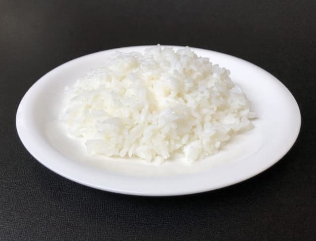 Shirogohan in white plate